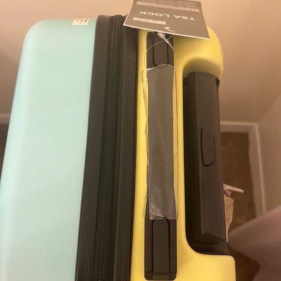 Sanrio Luggage - Picture 7 of 17